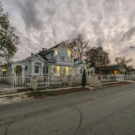 Villa Stunning 6Br Victorian Sleeps 25